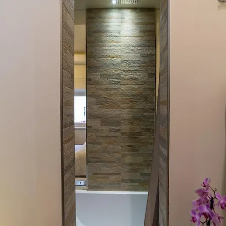 Luxurious In Santa Maria Apartment
