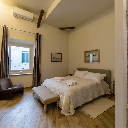 Luxurious In Santa Maria Apartment